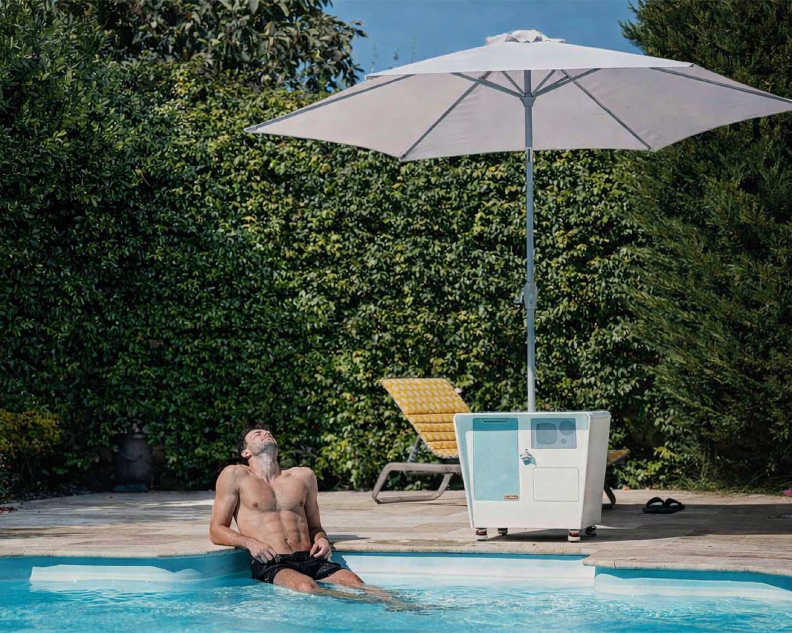 SunBase au bord de la piscine